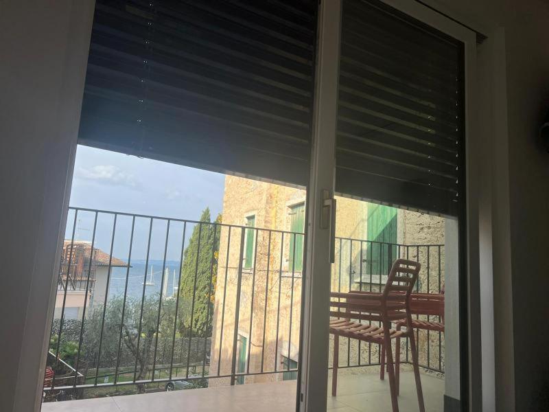 New Marina Apartments Torri Del Benaco Exterior photo
