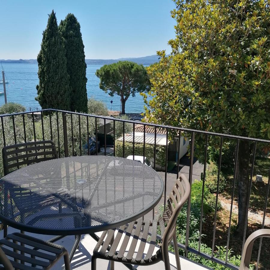 New Marina Apartments Torri Del Benaco Exterior photo